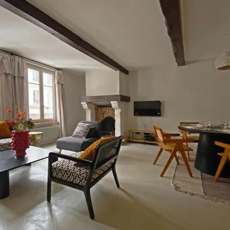 Au Vieux Bassin Apartment *
